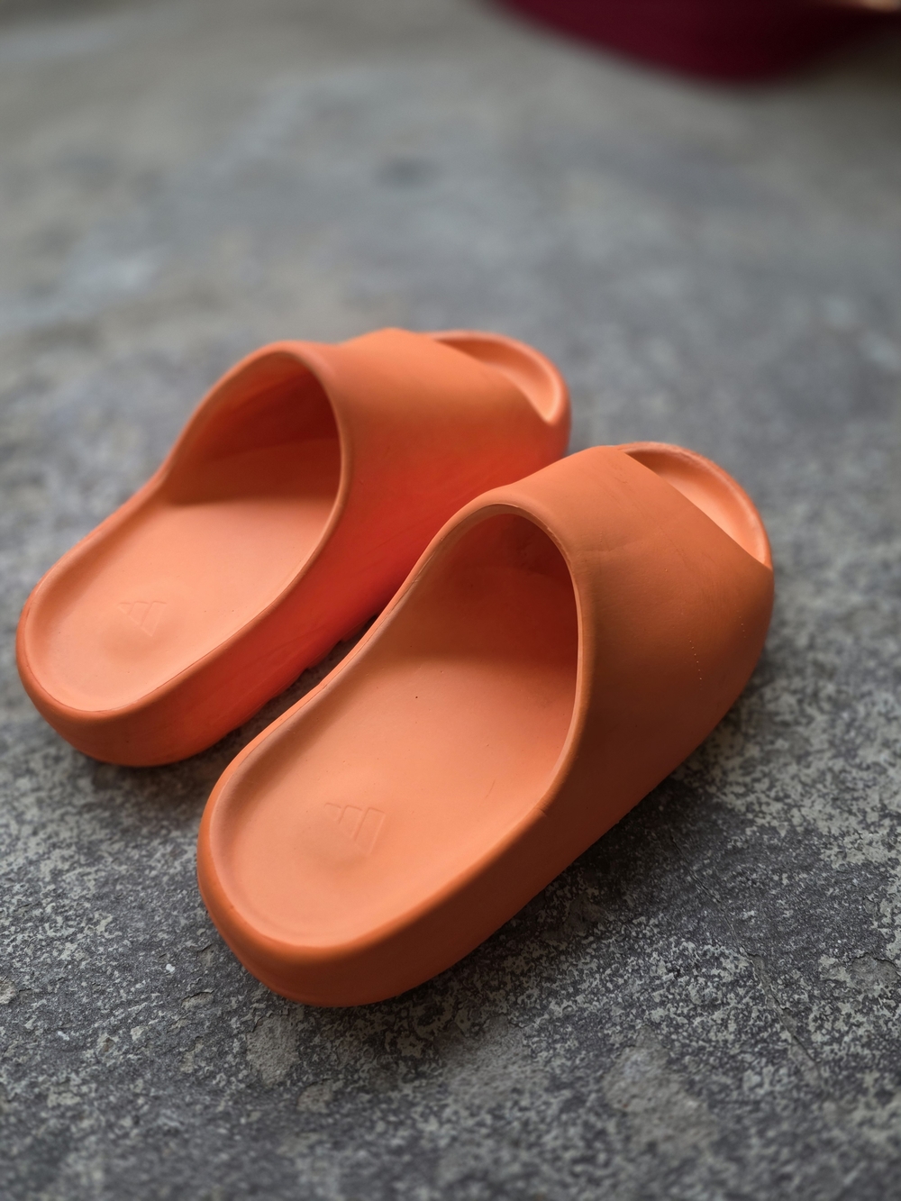 adidas Originals Orange Yeezy Slide Sandals - Picture 7 of 11
